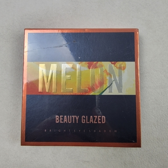 NWT Beauty Glazed bright eye shadow pallette in Melon - Picture 3 of 4